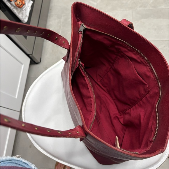 Lucky Brand Large Red Leather Tote Bag Zipper Close Studded Handles - Picture 5 of 14